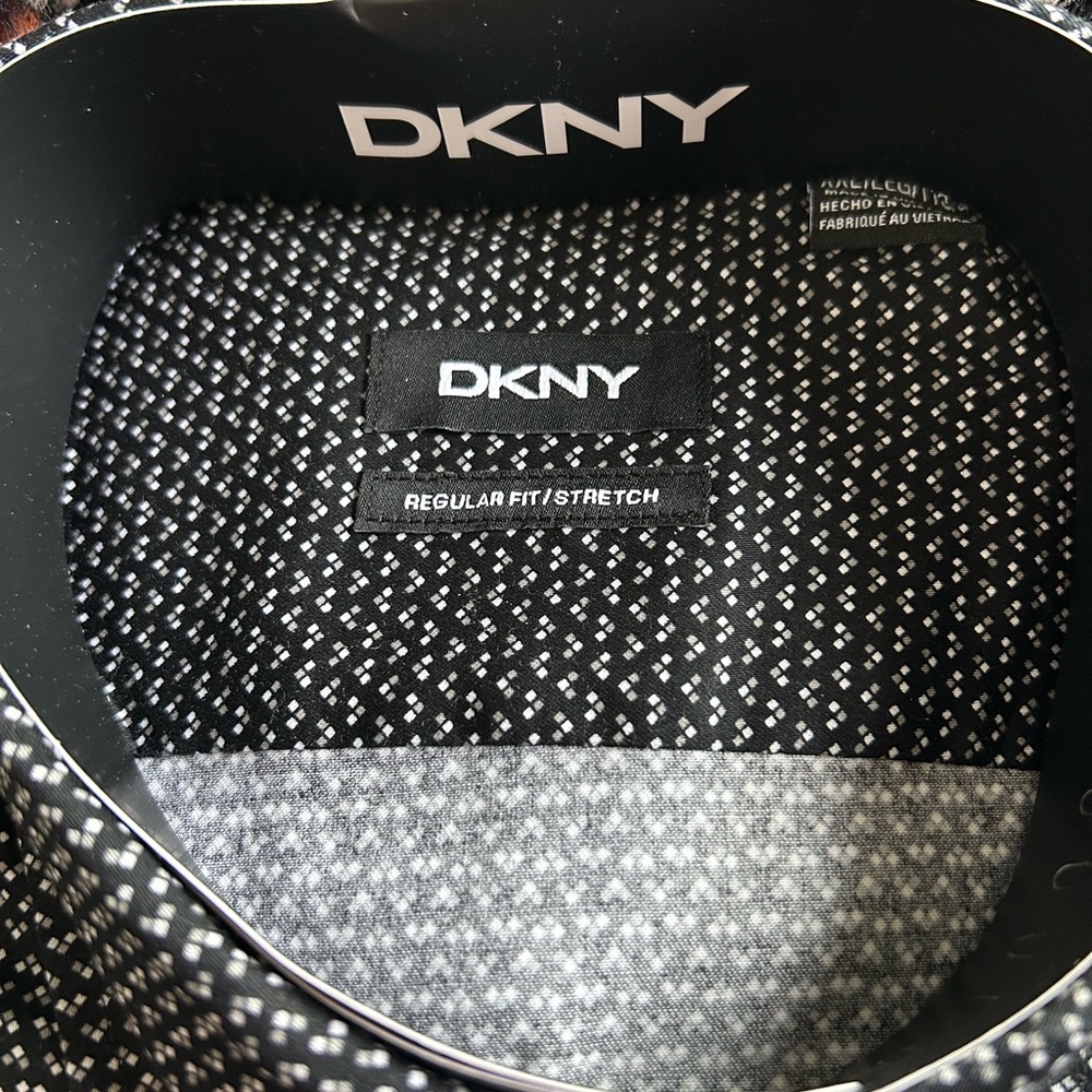DKNY Woven Button-Up Shirt – XXL – Black/Medium Gray 🖤 - Picture 2 of 4